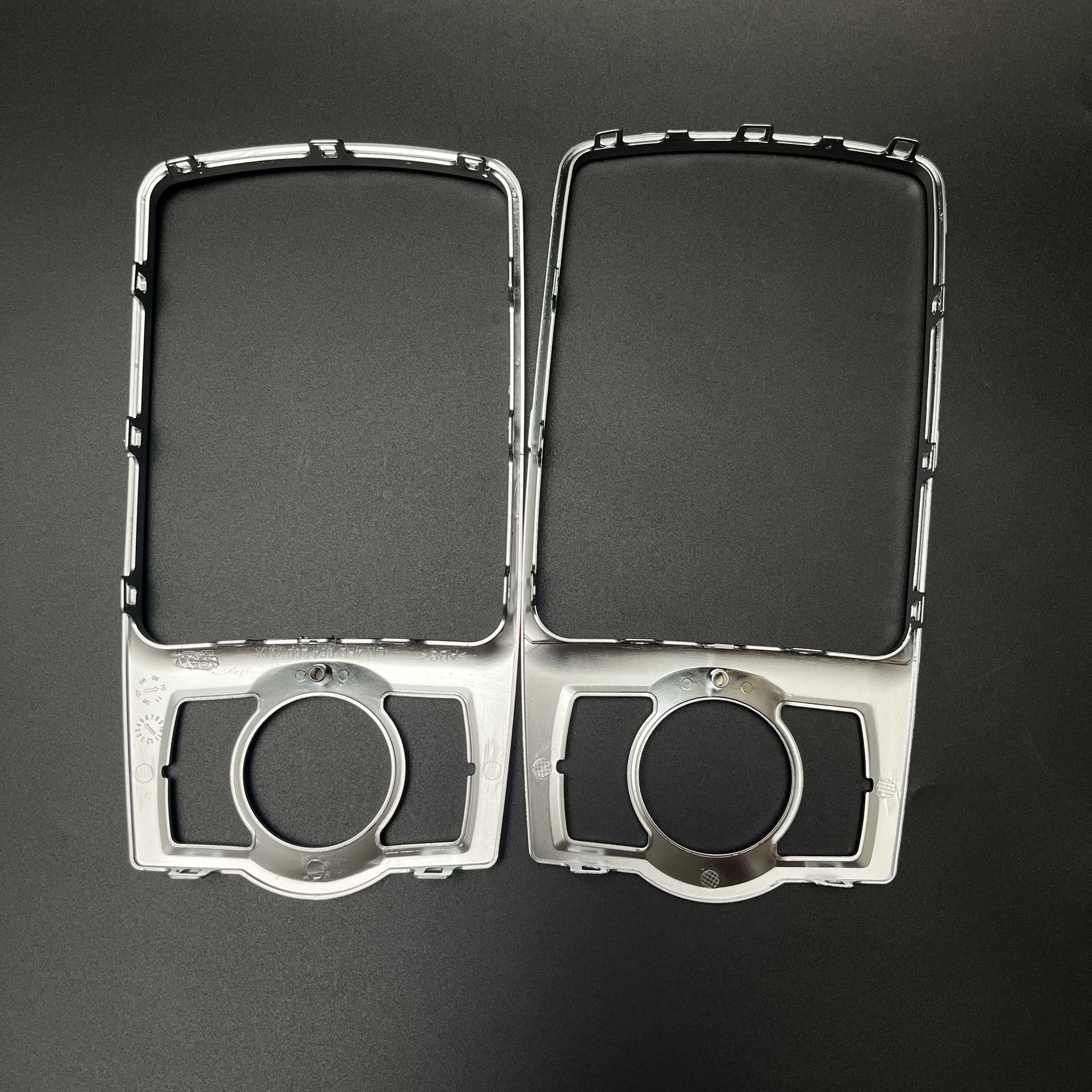 Für Audi Q7 2007-2015 A6C6 2005-2011 Mittelkonsolen-Rahmenverkleidung 4L0864260 4FD864260 Schaltkonsolen-Panelrahmen – Detail 6