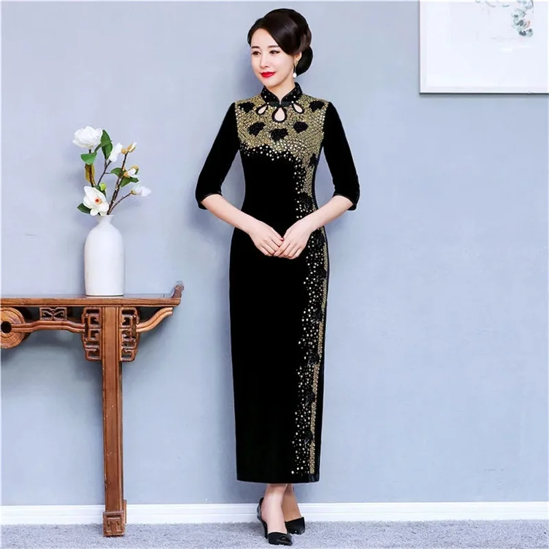 Classic Wedding Mother Cheongsam Dress Banquet High End Handmade Diamonds Golden Velvet Dress Women Elegant Evening Long Dress