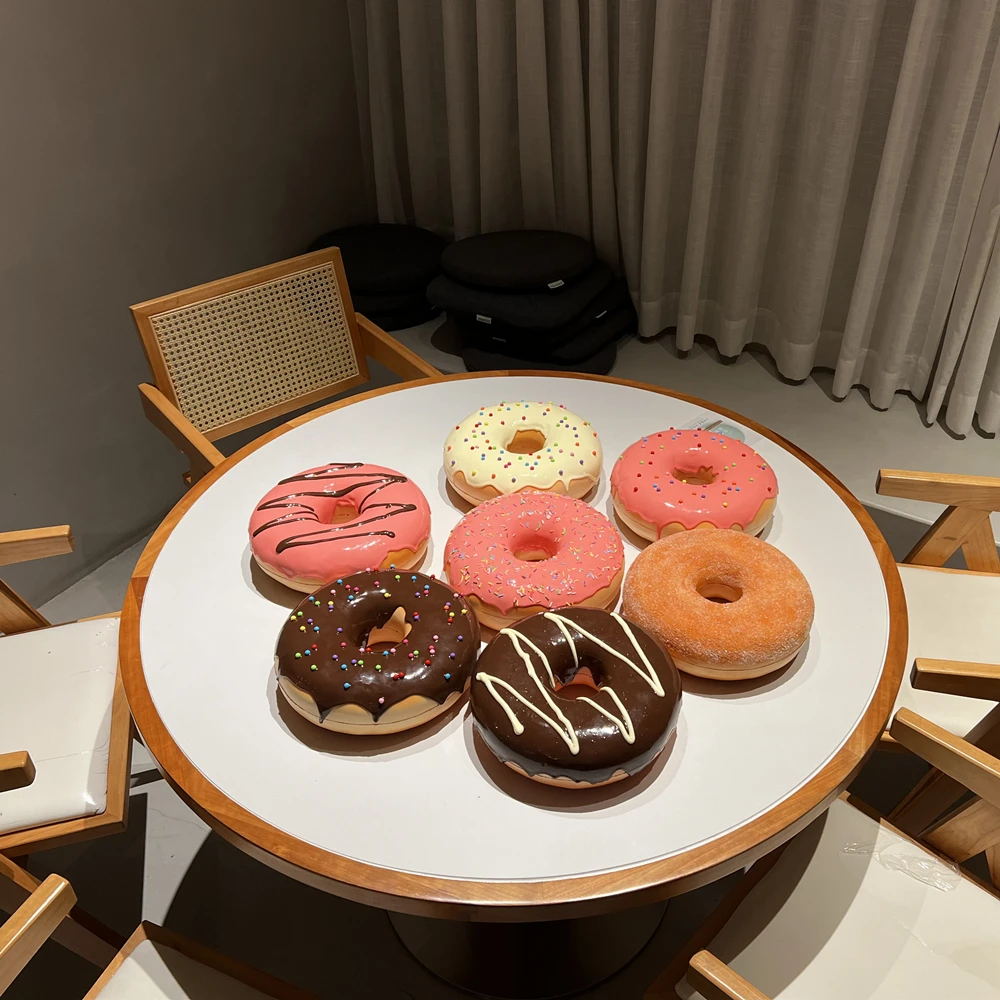 

Small Medium-sized Sculptures Theme Parks Donuts Strawberry Jam Toys Dough Display DIY Bakery Teaching Props Art Show Sample Joy