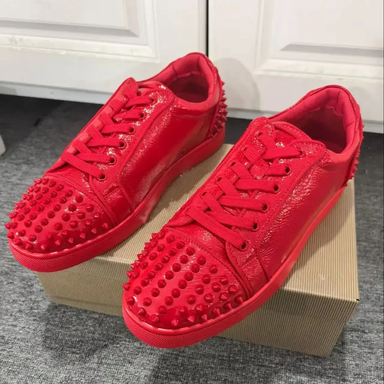 Red Patent Leather Mens Sneakers Flat Sole Heighten Shallow Zapatillas De Mujer Full Rivets Lace-Up Casual Sports Shoes Male