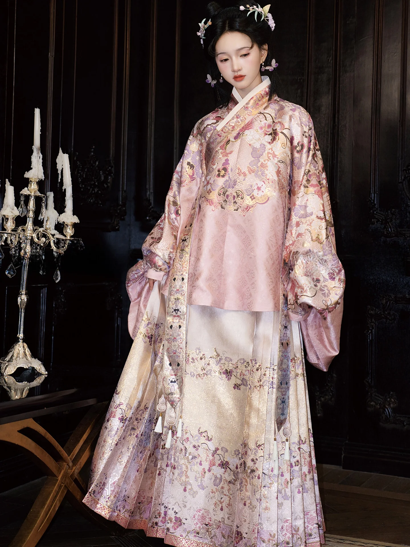

FuluJinAn Traditional Chinese Hanfu Style High Waist Skirt with Arm Span Interlocking Collar Design Imitation Floral Pattern ...