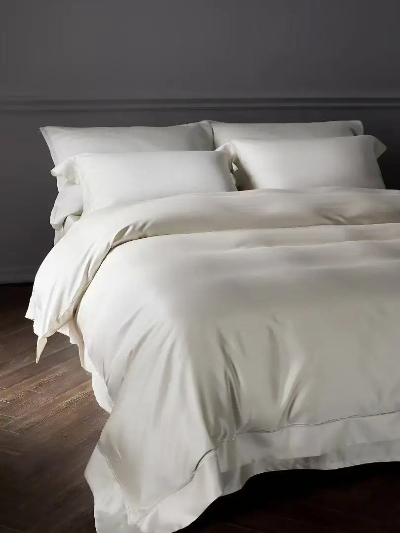 طقم ملاءات مكون من أربع قطع من القطن المصري طويل التيلة 140، فراش فندقي فاخر بنمط صلب، تقنيات مخيطة بخمس نجوم