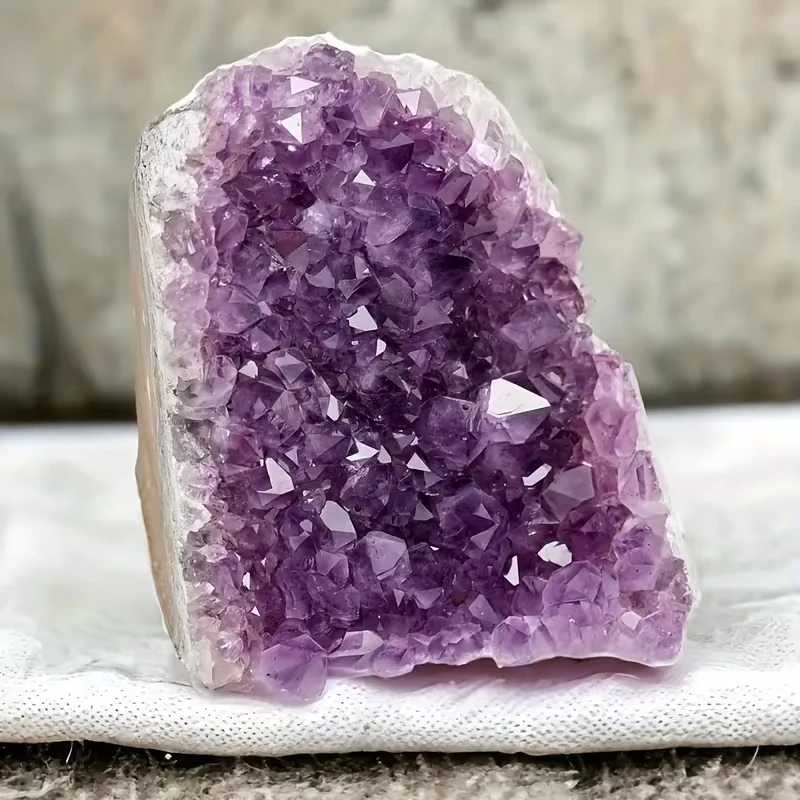 Natürlicher Amethyst-Kristall, Cluster, Heilkristall, Präsentationsstück, lila Kristallgitter, therapeutische Kristalldekoration – Detail 8