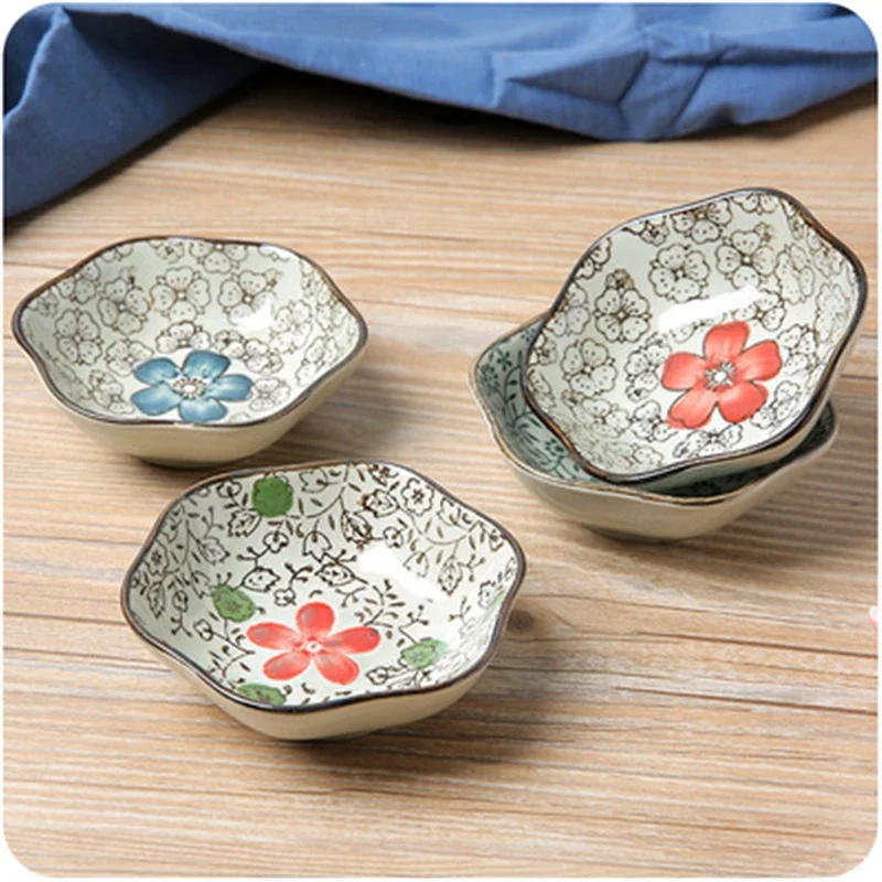 Creative household ceramic dish E120 flower kitchen plum flower shaped saucer dish pottery and porcelain tableware wholesale