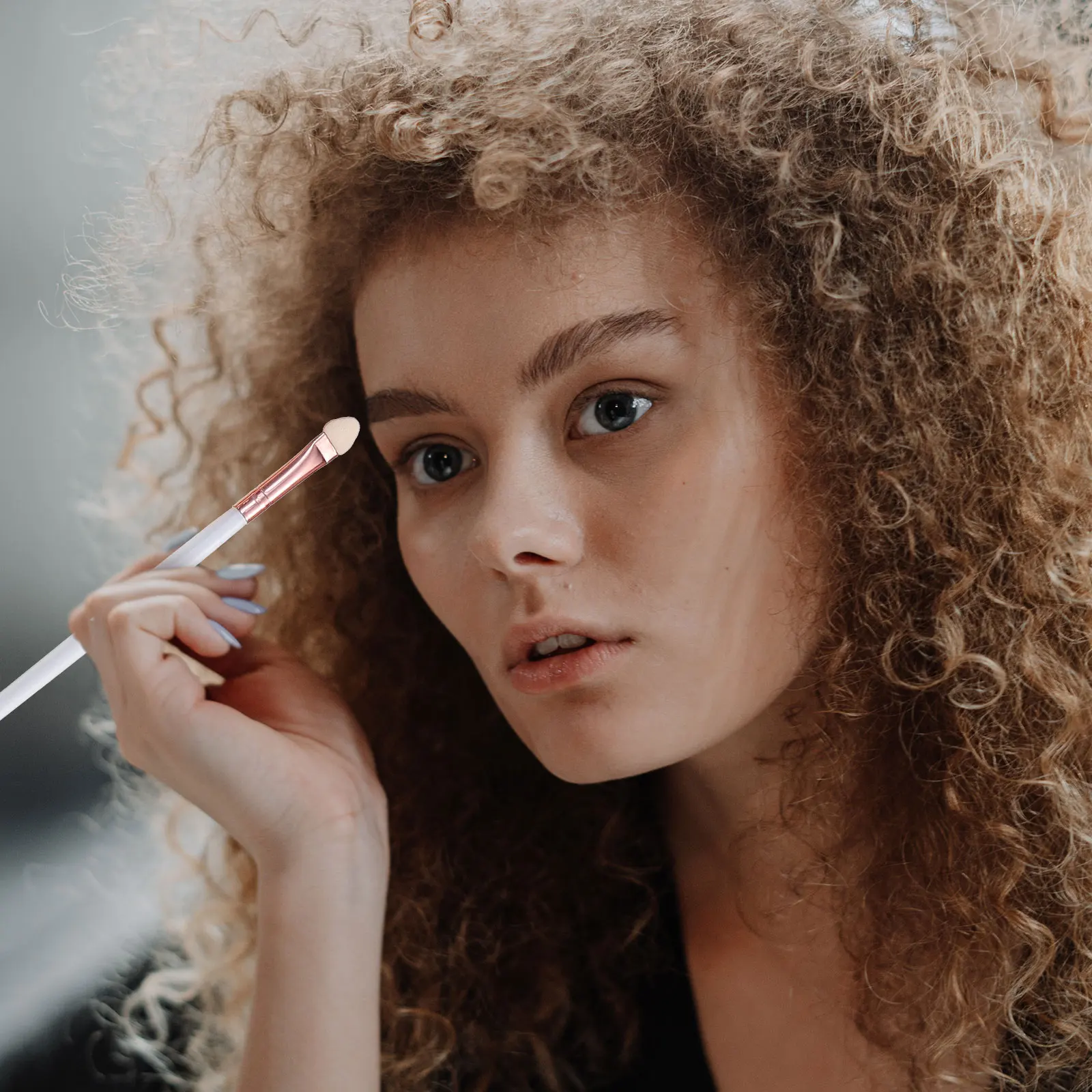 20개 브러시 세트 휴대용 메이크업 키트 파운데이션 컨실러 아이섀도우 블러쉬 브러시 나무 손잡이 메이크업 브러시 키트