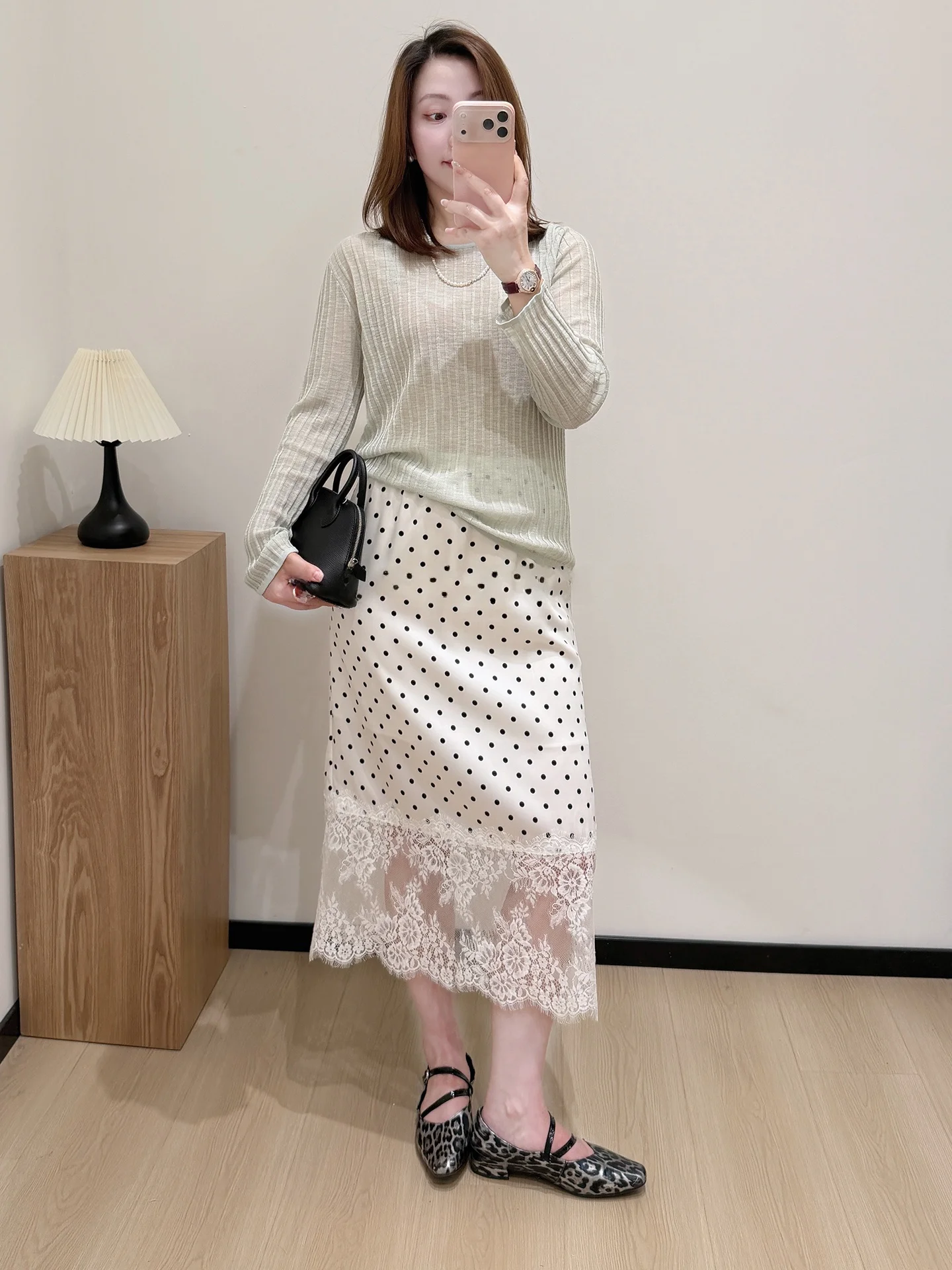 

Легкая трикотажная футболка из специальной пряжи в стиле оверсайз с длинным рукавом, в горошек, из тонкой ткани, комфортная на ощупь