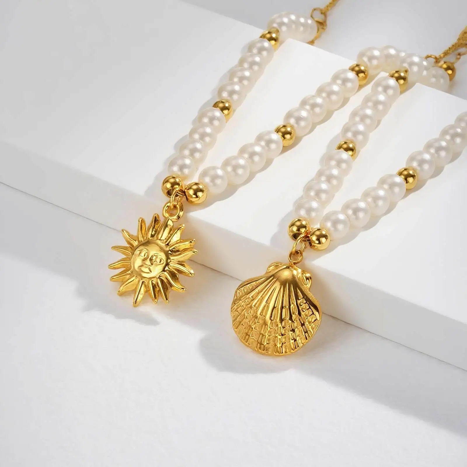 

Stainless Steel Shell Sun Flower Pendant Necklace, Imitation Pearl Beads Chain Necklace for Women, Fashion Party Jewelry