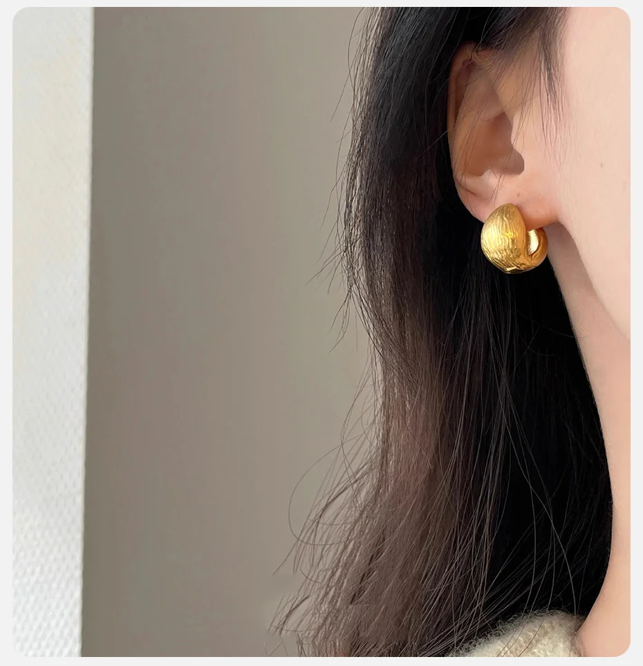 Vnox Europa Amerika Trendige Kugel-Creolen für Damen Elegante 18K Vergoldete Huggie-Ohrringe Klobige Ohrstecker Statement-Schmuck – Detail 3