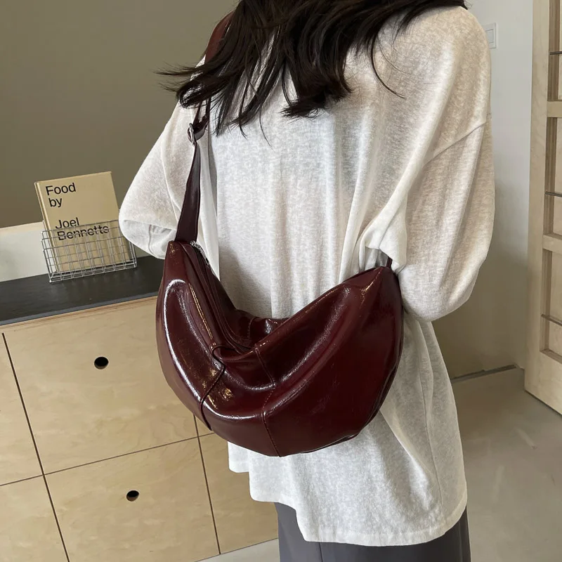 

Women Crescent Shoulder Bag Solid Color Half Moon Everyday Purse Large Capacity Retro Satchel Bag Ladies Daily Bag