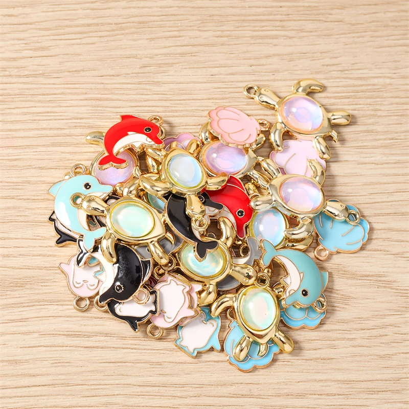 10 Stück niedliche Emaille-Anhänger mit Motiven von Meerestieren wie Pinguinen, Delfinen und Muscheln, zum Basteln von Schmuck, Ohrringen, Halsketten und für DIY-Bastelarbeiten. – Detail 3
