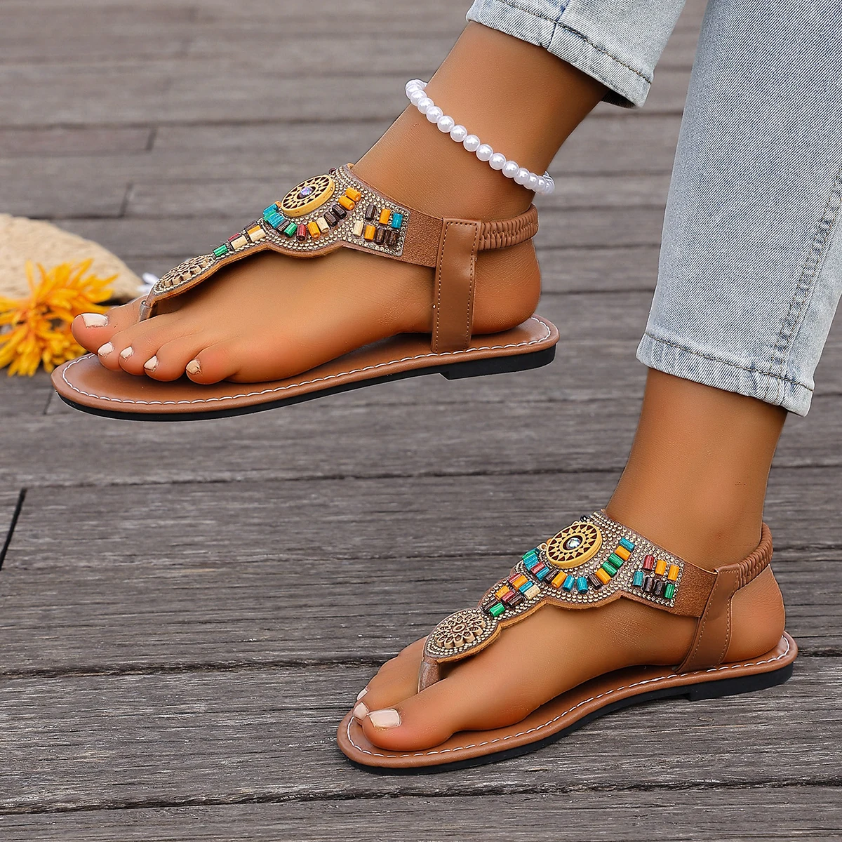 Women's Summer Bohemian Style Beaded Decorative Flat Sandals 2026 New Fashion Beach Large Size Flip-Toe Sandals sandalias planas