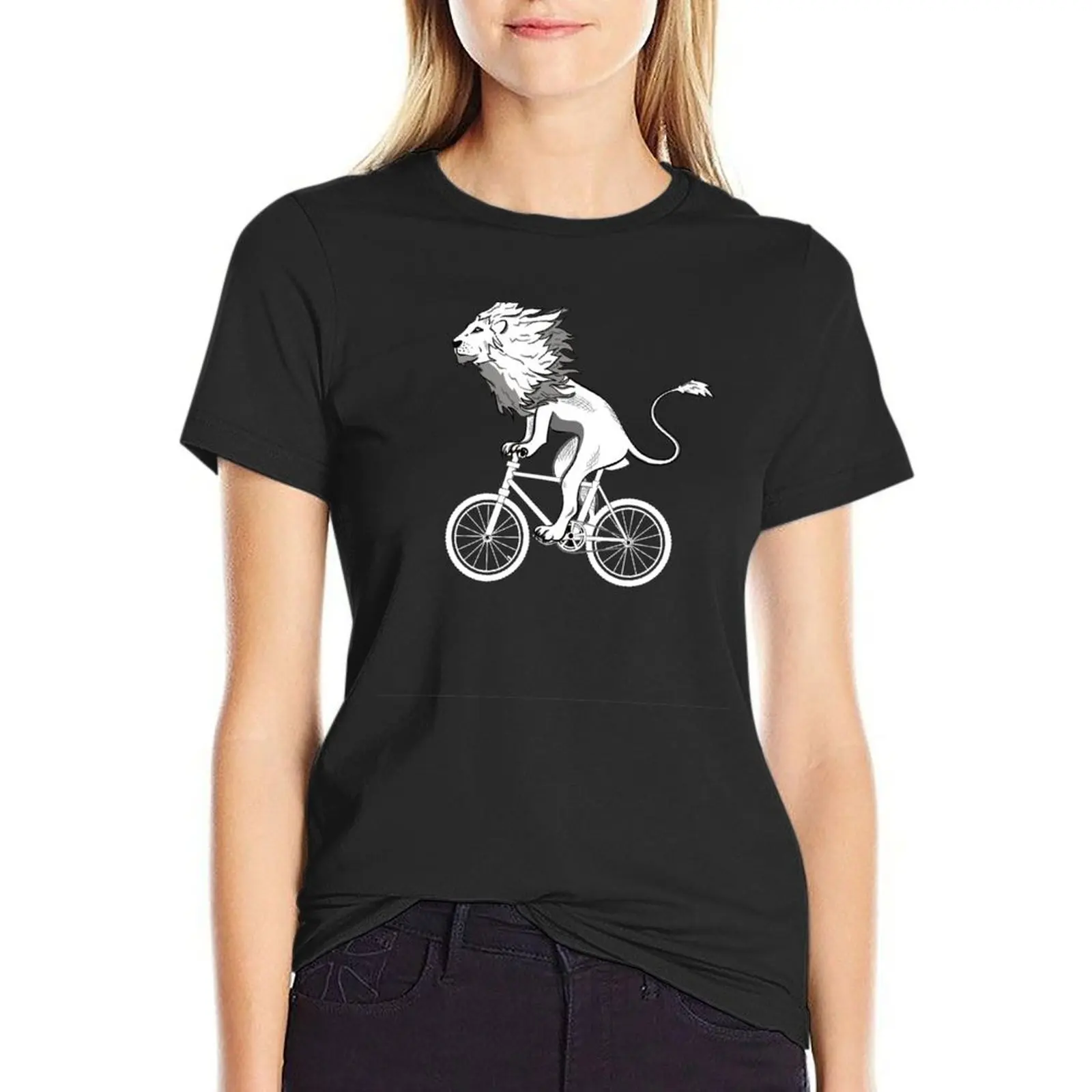 

Lion on bike, lion shirt T-Shirt anime clothes aesthetic clothes t-shirts for Women graphic tees funny