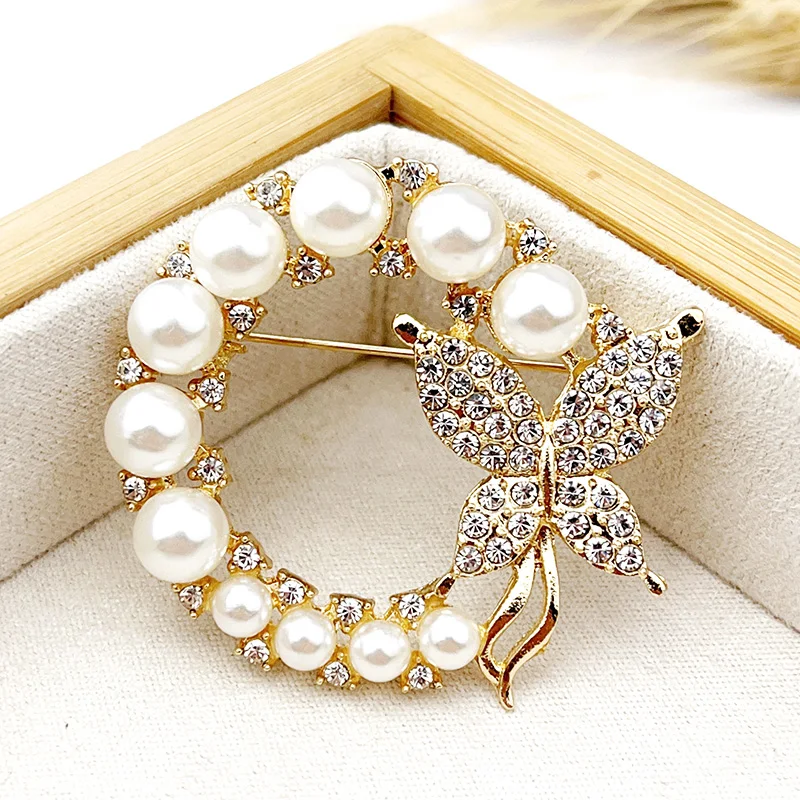 Fashion Design Rhinestone Pearl Series Brooch Spring Summer Styles Wreath Deer Pins Woman Daily Colthes Button Small Accessories