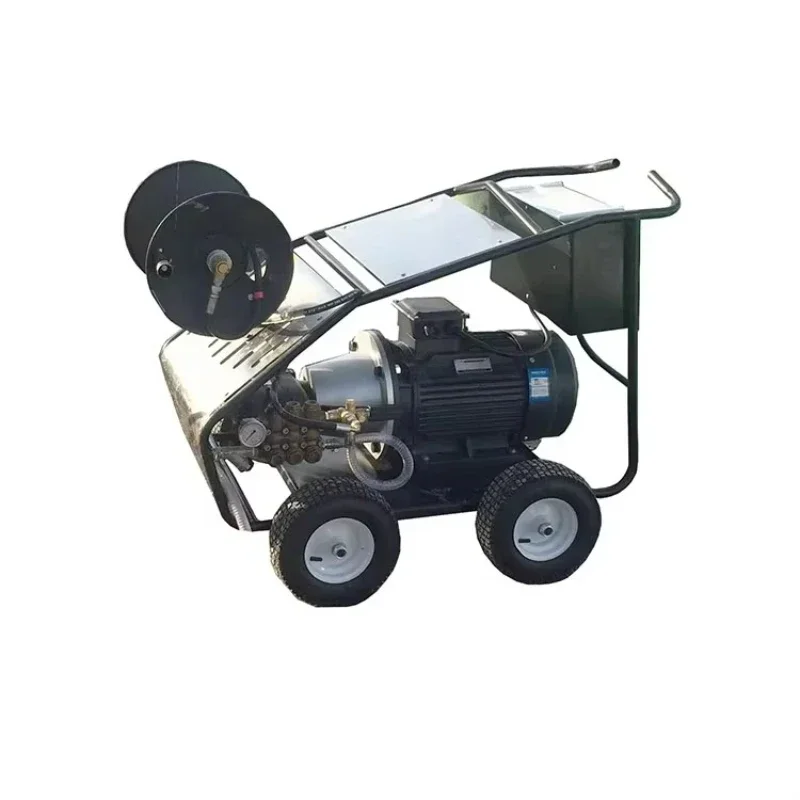 High pressure water jet cleaning machine is used for descaling of sewer and drain pipes in car washes