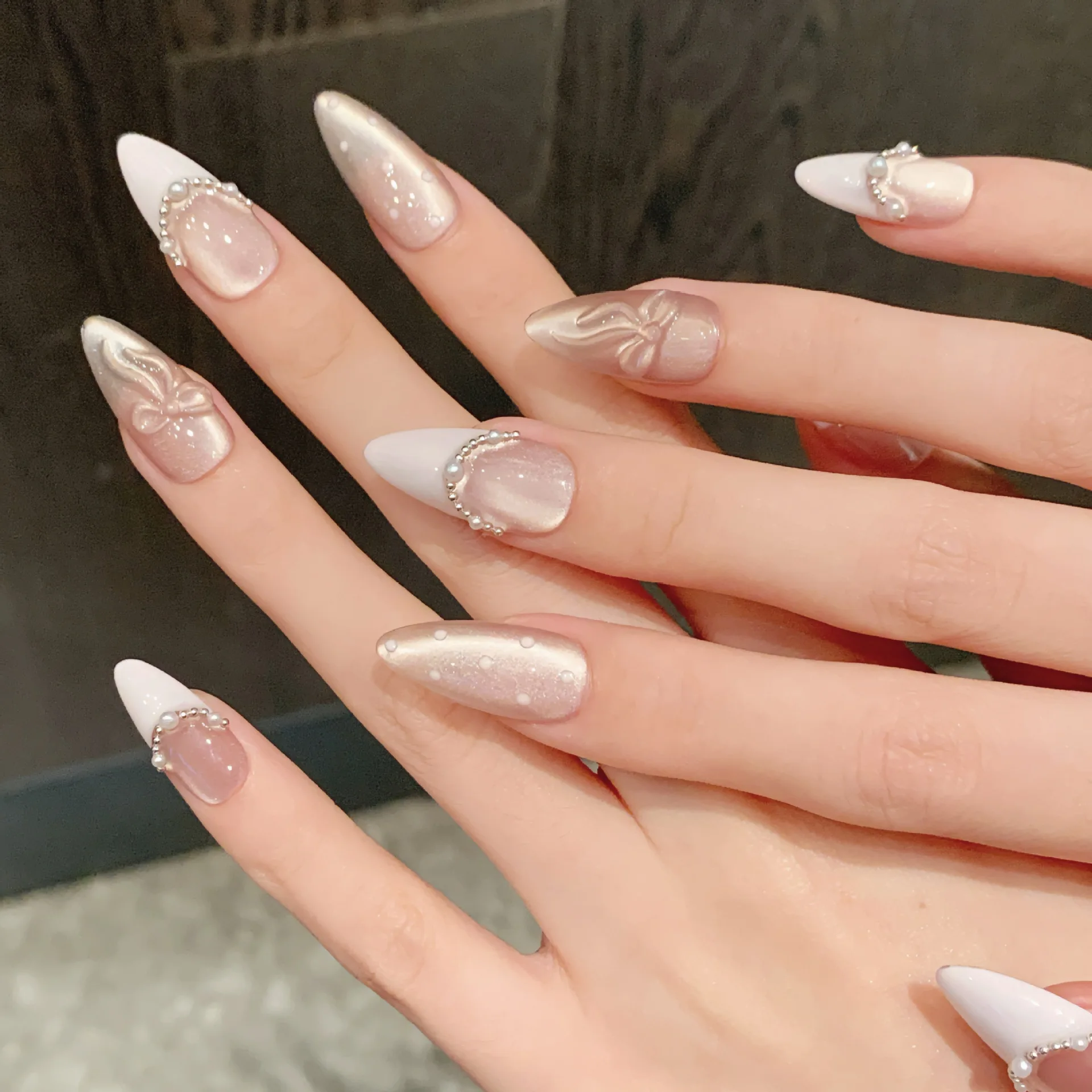 10pcs Gentle Pink Almond Handmade Fake Nails French Style Cat's Eye Temperament False Nail With Bowknots Pearl Press On Nails