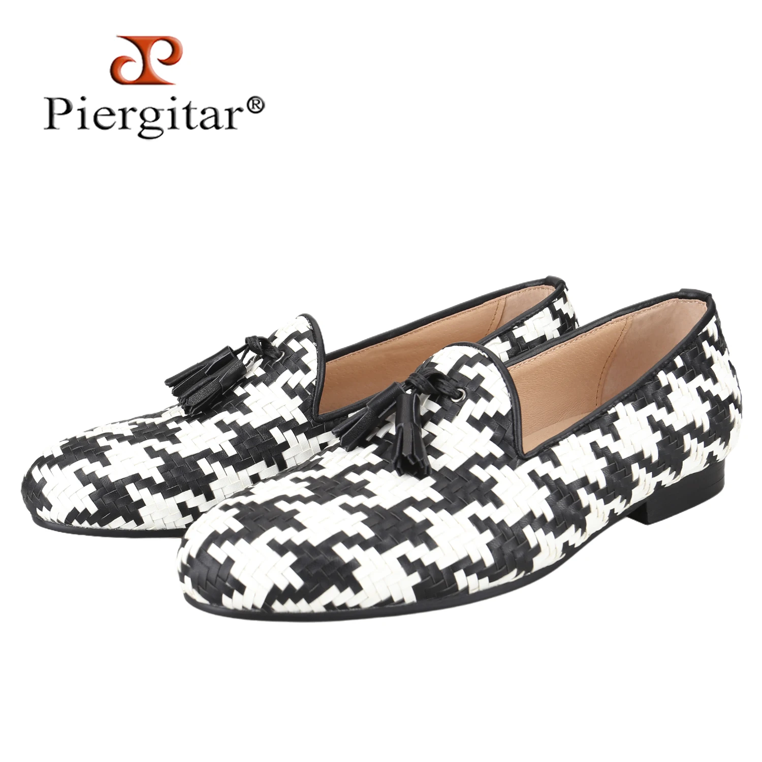 Piergitar Brand Classic Style White/Black Woven Leather Loafers With Handmade Tassels For Fashion Party Wear Men's Slippers