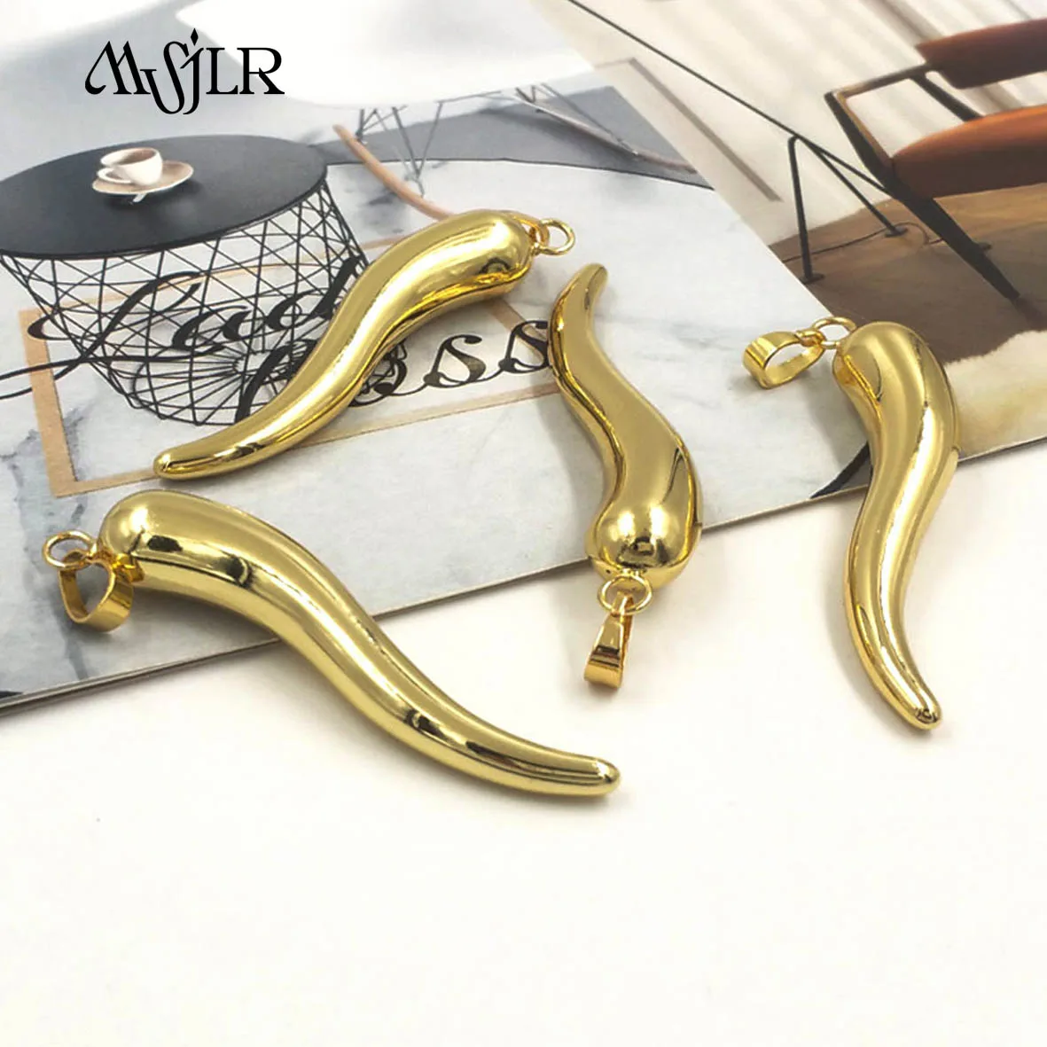

SP026 Hot Selling Irregular Shape Yellow Brass Pendant For Laddy Special Perfect Jewelry Decoration