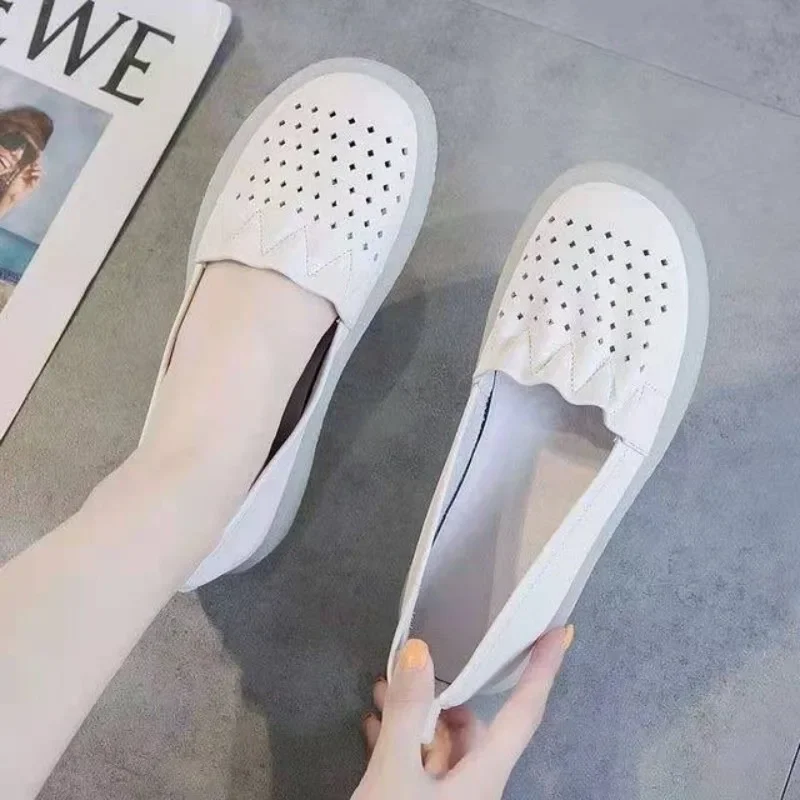 

Женские туфли без шнуровки с круглым носком, белые лоферы на плоской подошве для отпуска, тренд 2025, высокое качество, модные молодые дешевые жидкости 39