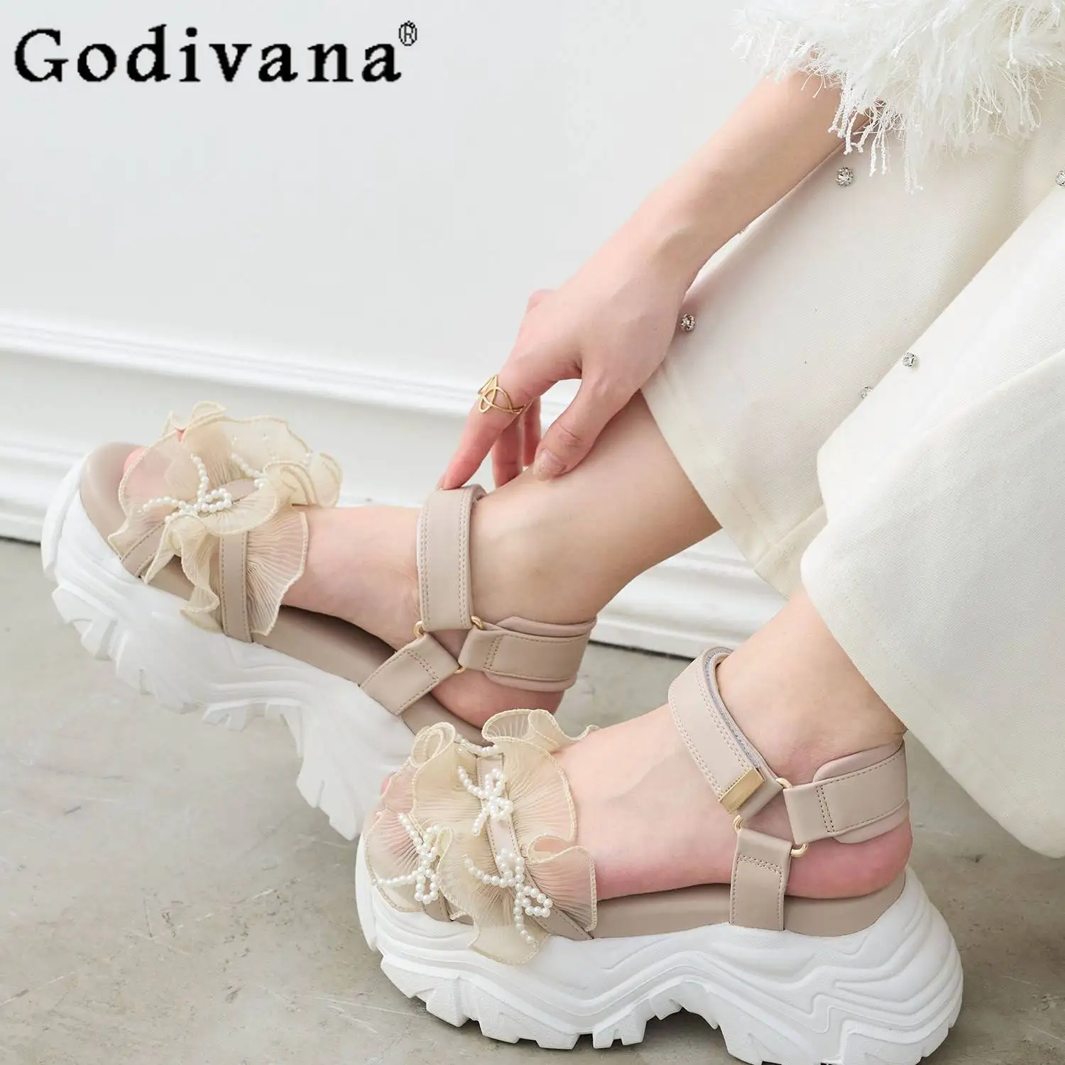 

2026 Summer New Pearl Bow Thick-soled Heightening Sandals Sweet Sister Style Comfortable Versatile Women's Open-toed Sandals