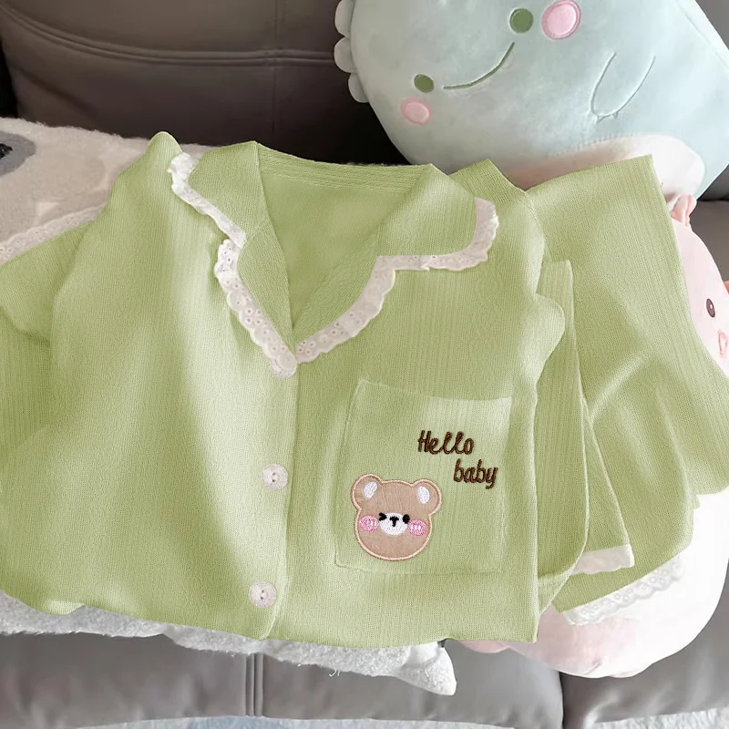 

Простые милые пижамы с вышивкой в виде медведя и буквами, ночное белье в стиле Харадзюку, кавайная повседневная женская одежда для сна с лацканами, модные пижамы