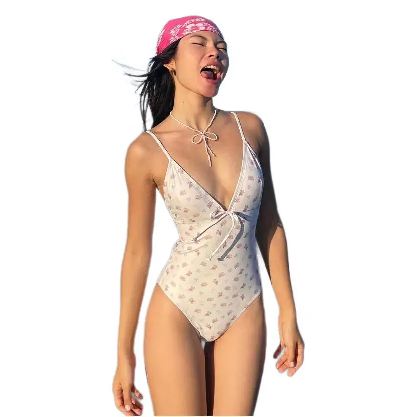 2024 New Flower One Piece Swimsuit Women Swimwear Monokini Bodysuit V Neck Bathing Suit Backless Korean Padded Beach Wear Summer