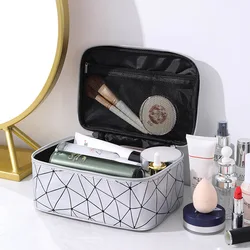 Saco cosmético de viagem de alta capacidade para mulheres Maquiagem impermeável Organizador de higiene pessoal Casos de maquiagem de armazenamento Zipper Wash Beauty Pouch