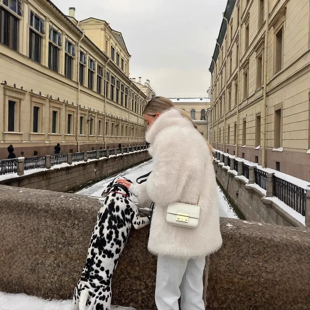 Gruby płaszcz ze sztucznego futra na jesień i zimę dla kobiet z kołnierzem typu blezer, płaszcz futrzany damski średniej długości, płaszcz futrzany w stylu streetwear