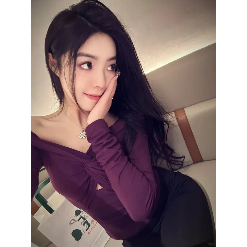 

Girl Purple One-shoulder Long-sleeved T-shirt for Women's Autumn Design Niche Fashion Slimming Figure-hugging Hollowed-out Top