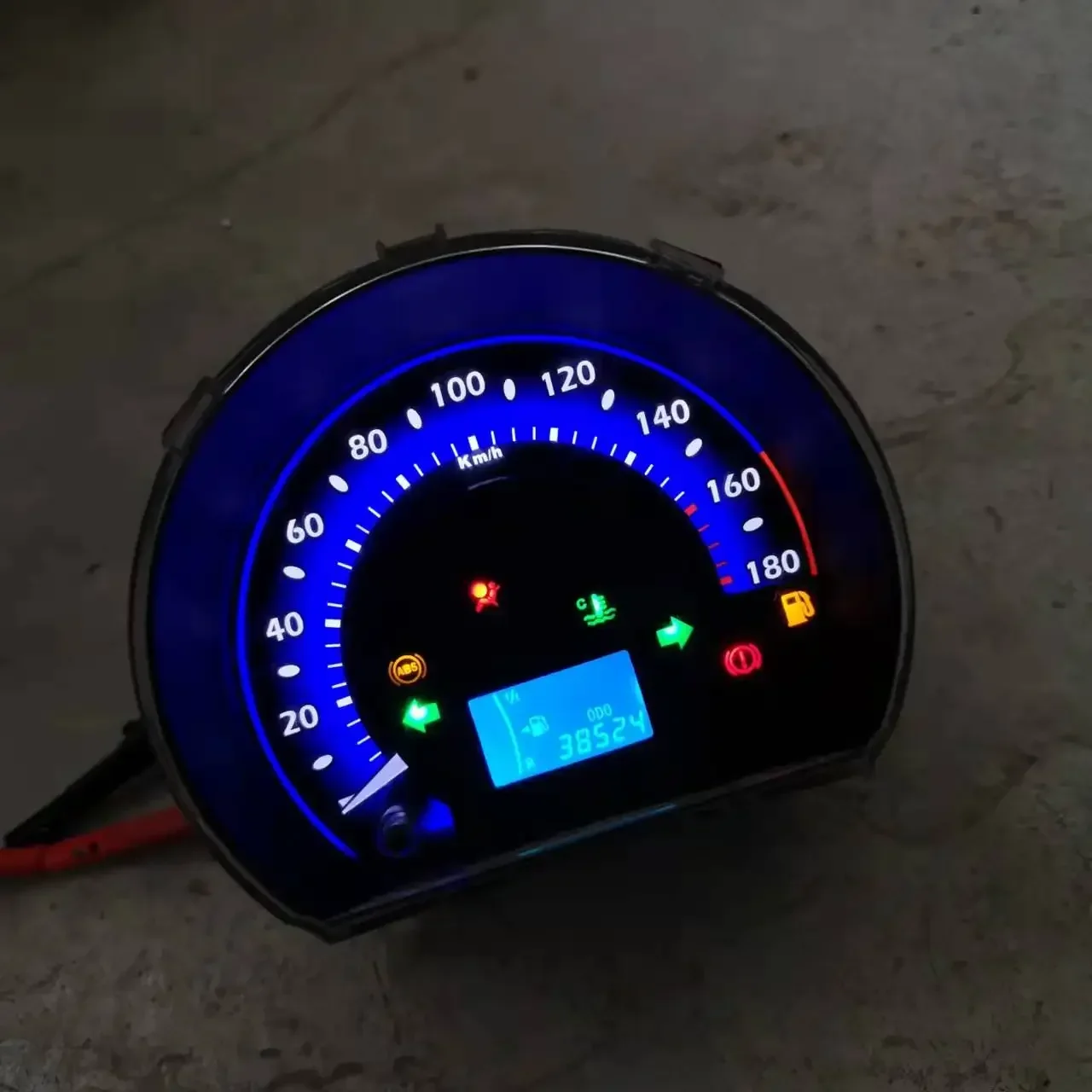 

F0 combination instrument cluster assembly tachometer, F0 instrument distribution box, vehicle speedometer