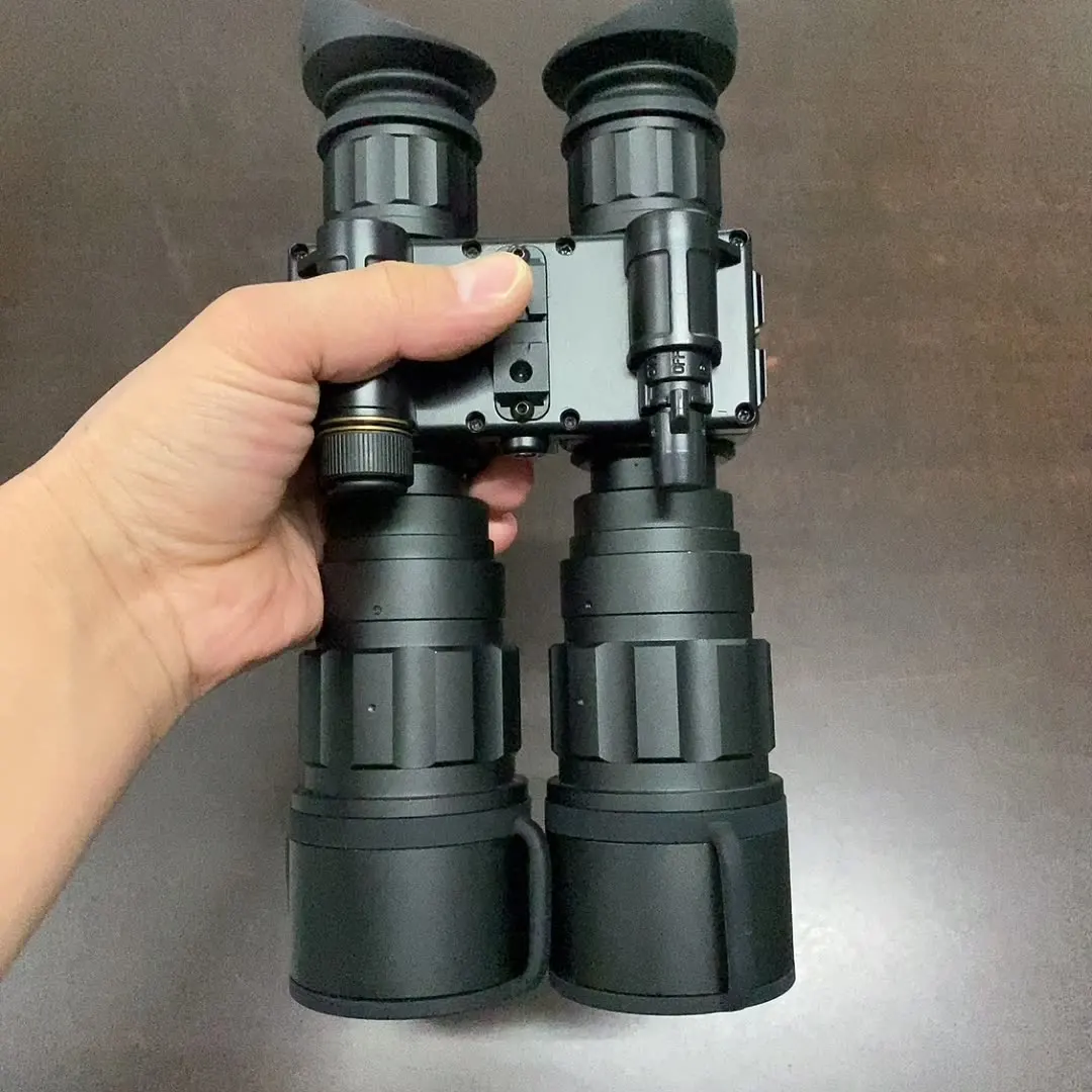 High-performance tactical infrared night vision binoculars with two image intensifier tubes