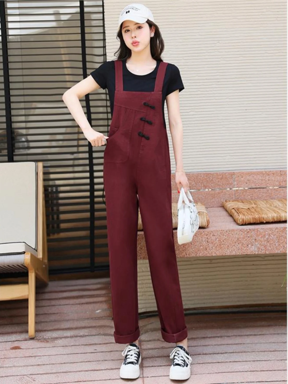 

Модный джинсовый синий комбинезон для женщин, летний, 2025, новинка, омолаживающий эффект, повседневный комплект из двух предметов, хлопок, короткий рукав, круглый вырез