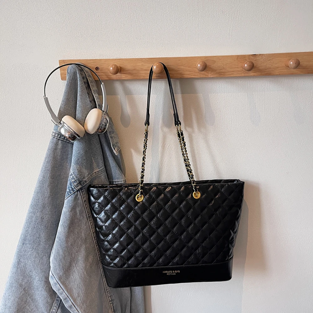 

Women's Fashion Large Capacity Tote Bag 2025 New Simple Chain Strap Underarm Bag Versatile Single Shoulder Commuter Handbag