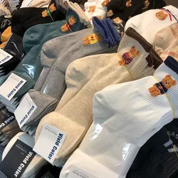 Buona qualità Cartoon Elegante Lady Bear Calzini carini da donna in cotone Stile Harajuku Donna Novità Sox traspirante Regali di Natale