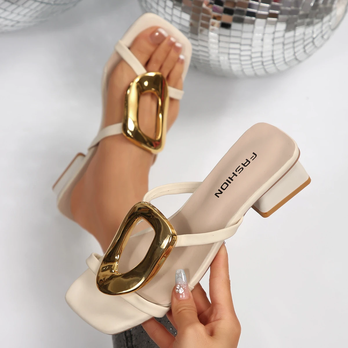 Sexy Designer Wedding Shoes Elegant Women Sandals Medium High Heels Open Toe Luxury Fashion Party Women Shoes Zapatos De Mujer