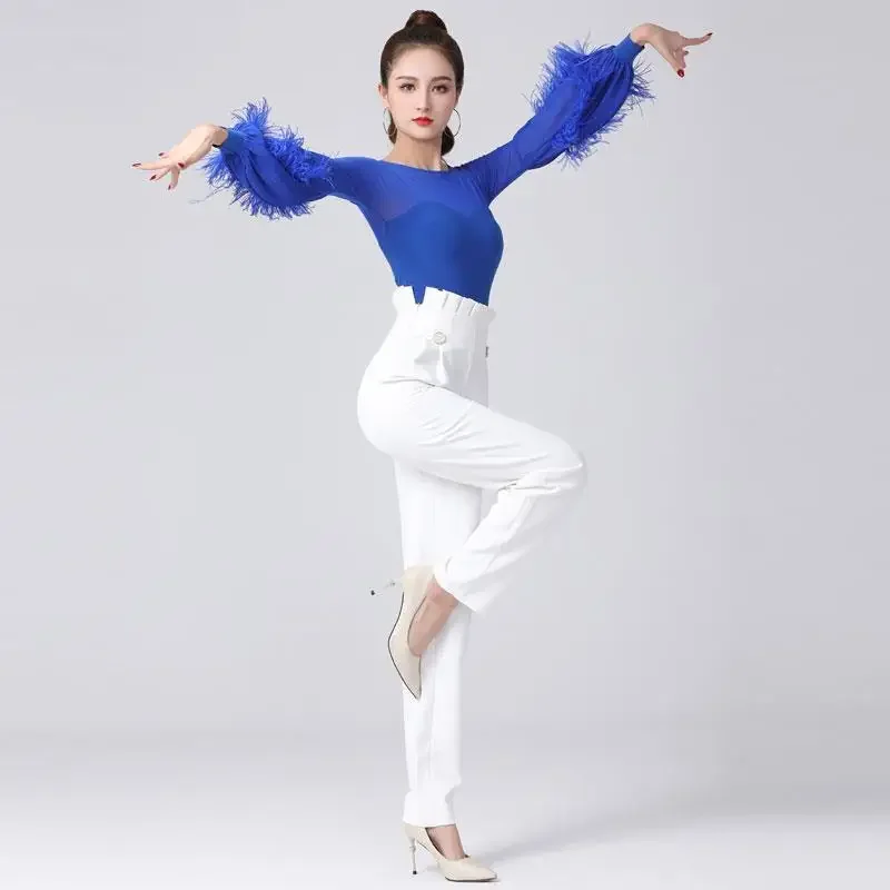 Nowy top taneczny łaciński elegancki kombinezon z piór narodowy standard dance shirt niebieski strój treningowy z długimi rękawami taniec nowoczesny