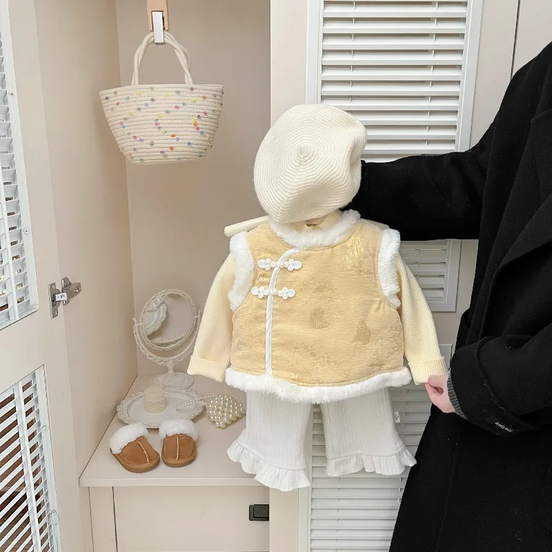 سترة مبطنة على الطراز الصيني للخريف والشتاء للفتيات وسراويل عصرية واسعة الساق، بدلة تانغ لعيد الميلاد الأول للفتيات الصغيرات للعام الجديد #2