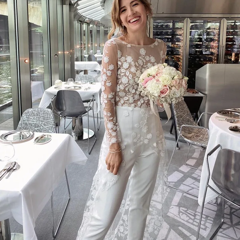 Bohemian Elegant Pantsuit Wedding Dress 2023 Lace Appliques O-Neck Illusion Long Sleeve Tulle Button Bride Gown Robe De Mariée