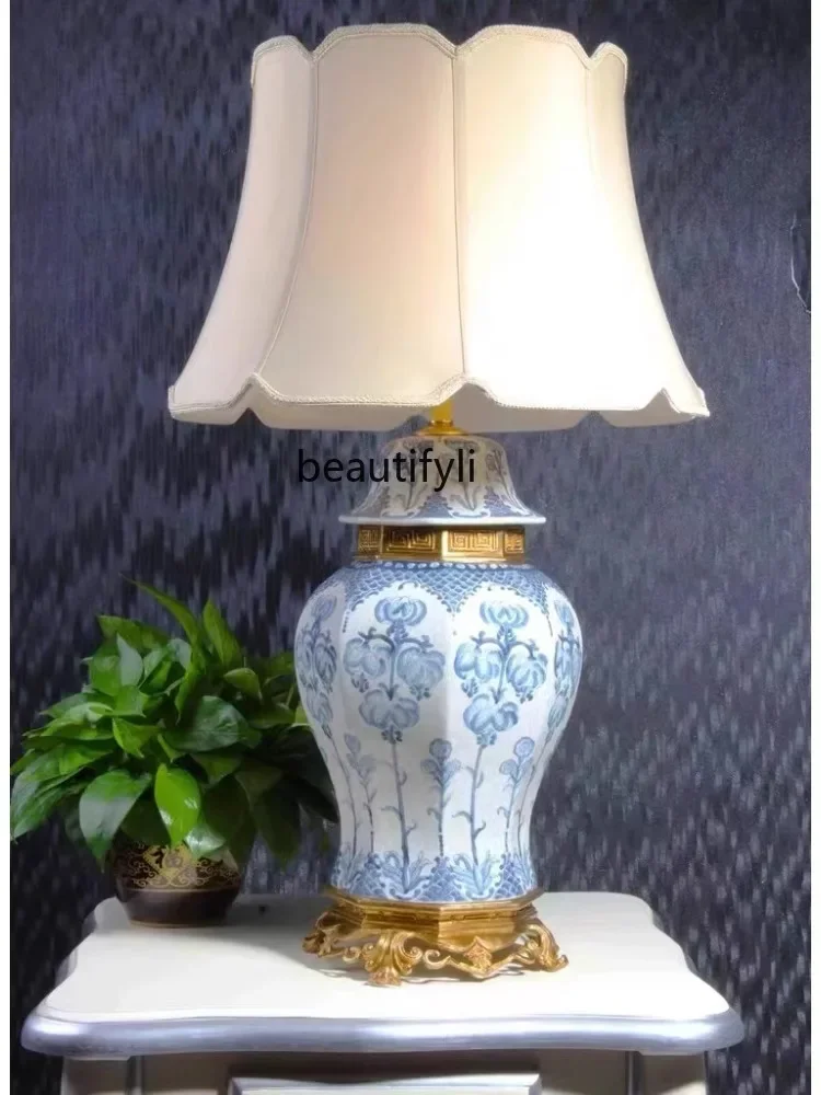 European-Style Living Room Hand-Painted Blue and White Porcelain Jar Decoration High-End Candlestick Restaurant Decorations