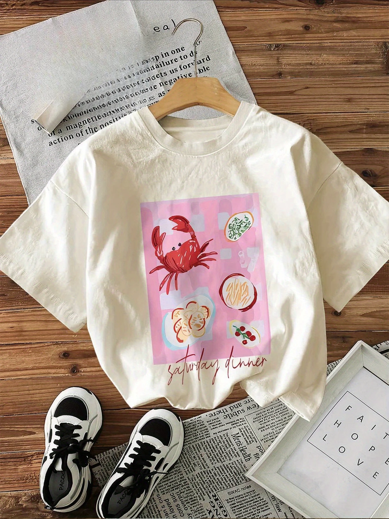 

Women'S Casual Crew Neck T-Shirt with "Scram Sunday Dinner" Crab Letter Print Short Sleeve Top with Playful Design Casual Attire