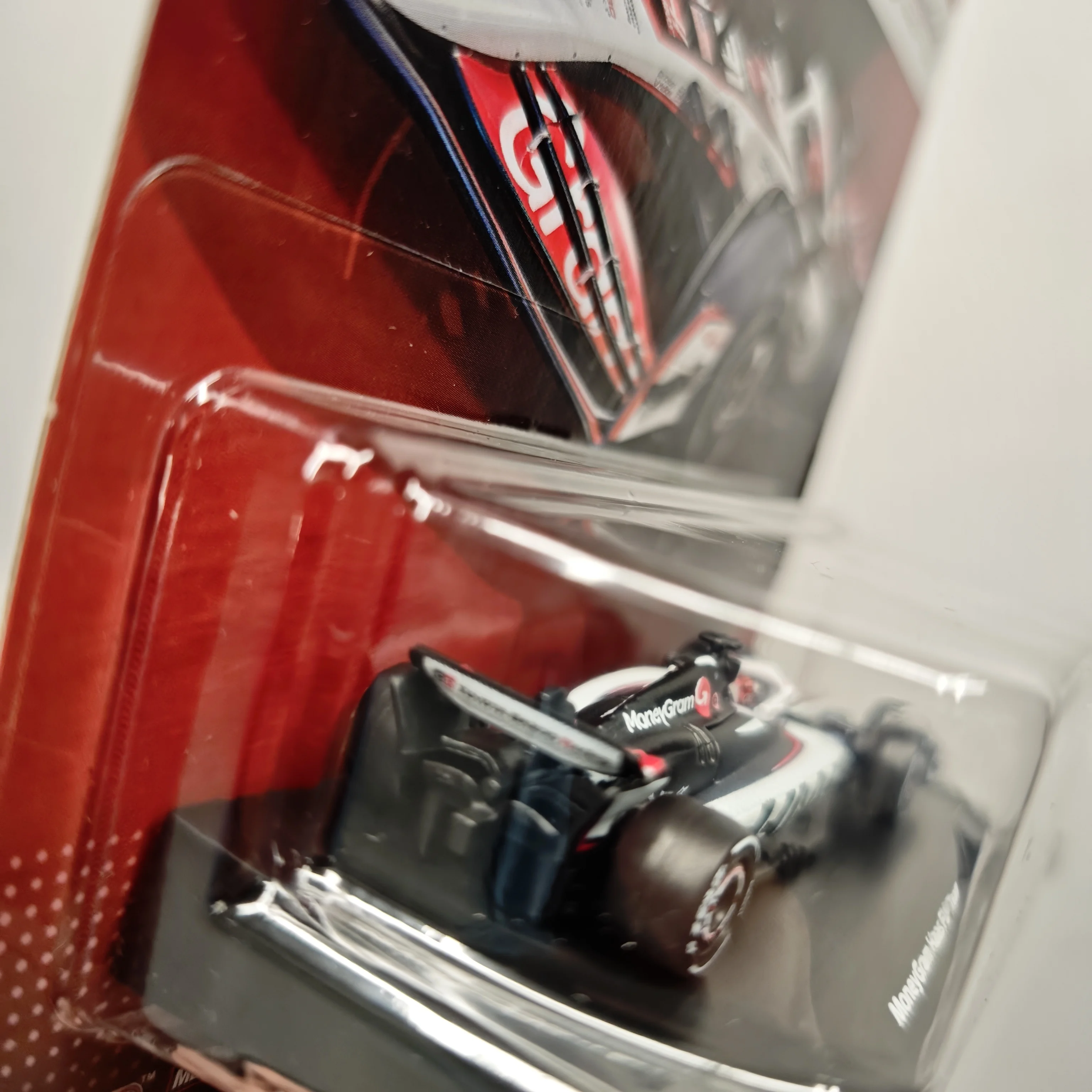 ホットウィール プレミアム 2025 F1 グランプリ マネーグラム ハースF1チーム # 31 1:64 ダイキャスト合金製メタルボディ F1 レーシングカー コレクターズギフト