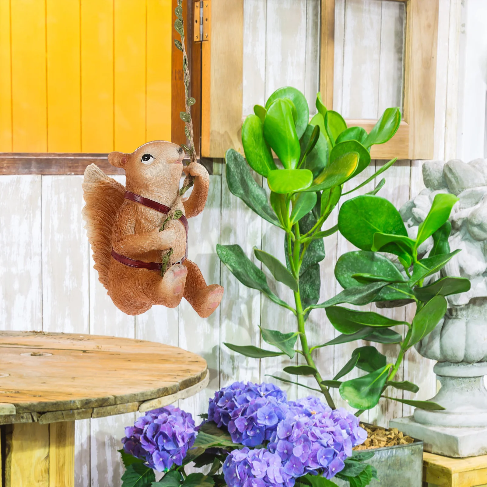 

Resin Squirrel Tree Pendant Hanging Animal Ornament for Outdoor Garden Yard Decoration Lifelike Sculpture Craft