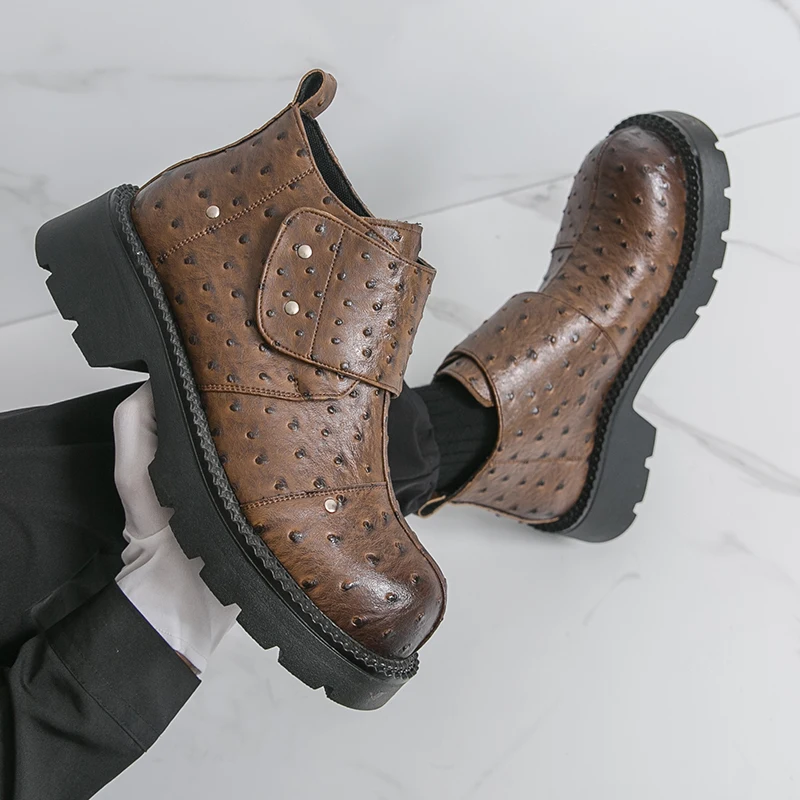 

Мужские кожаные ботинки в стиле ретро. Дизайнерский классический стиль. Вечеринка для офиса или отдыха. Модные уличные ботинки на осень и зиму. Универсальные.