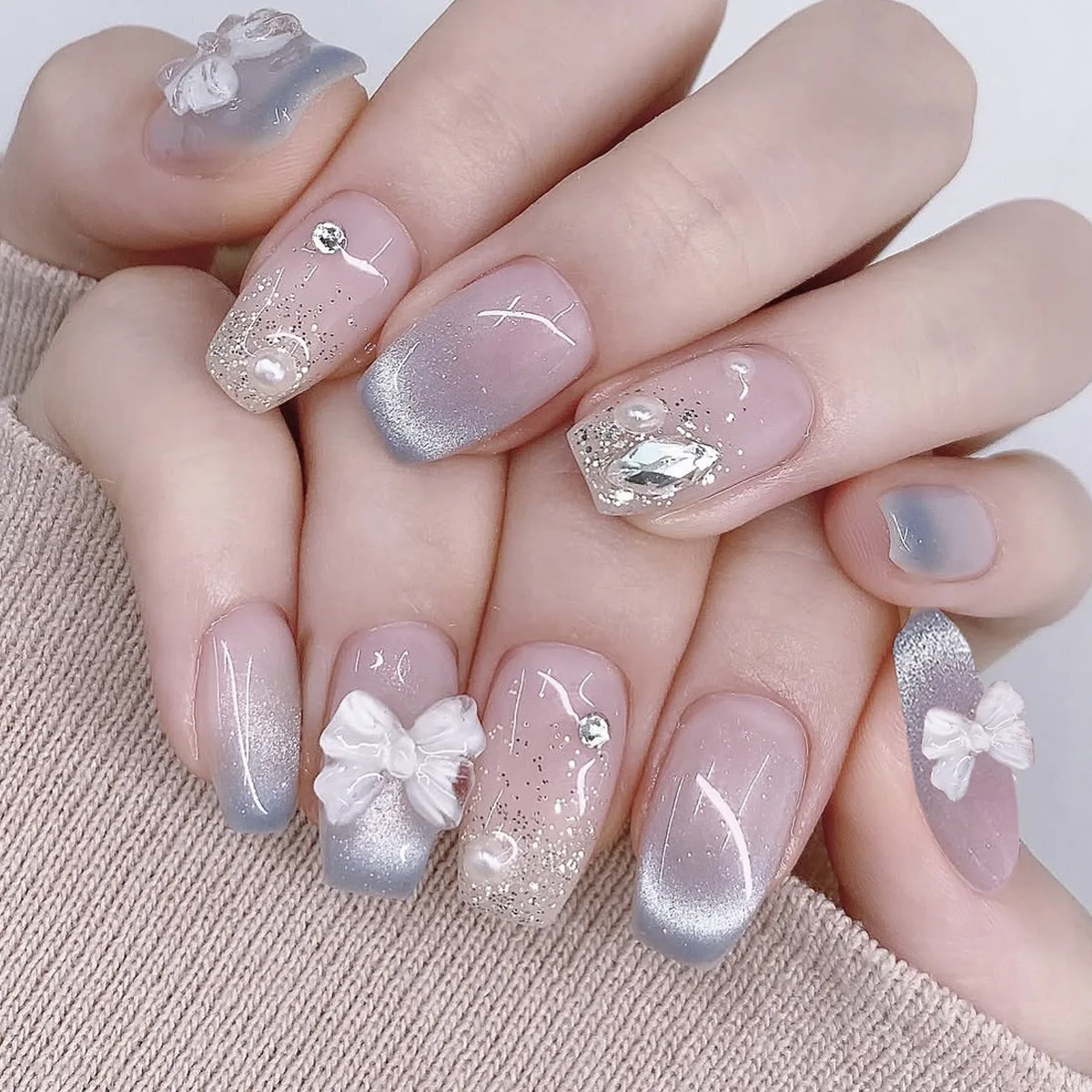 

24Pcs Short Square Fake Nails with Cat's Eye French Design False Nails Press on Bow Rhinestone Datachable Full Cover Nails Tips