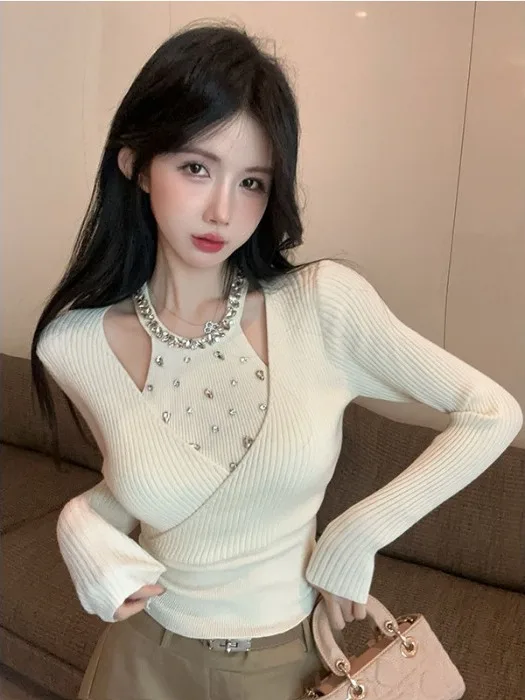 

Heavy-Embroidered Diamond Women's Long Sleeve T-Shirt V-Neck Short Outerwear Top Korean Style Commute Fashion Slim Fit
