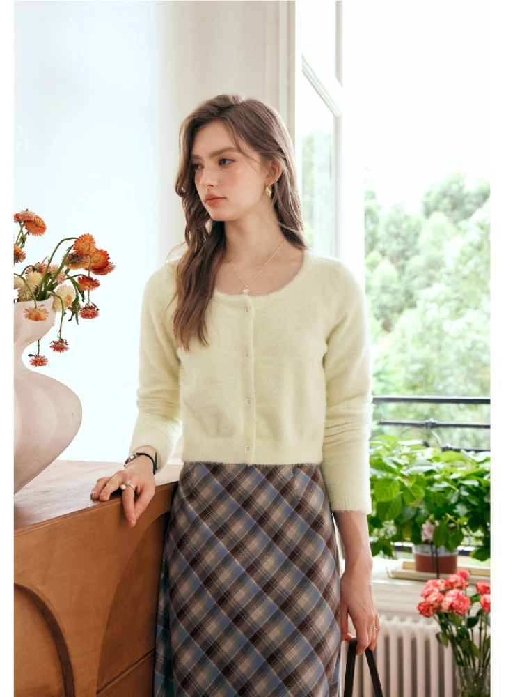 

OLrain Women's Cardigan Elegant Round Neck Long Sleeve Tops Straight Casual Autumn 2025 Knit Ladies Short Cardigan N56QZ86518