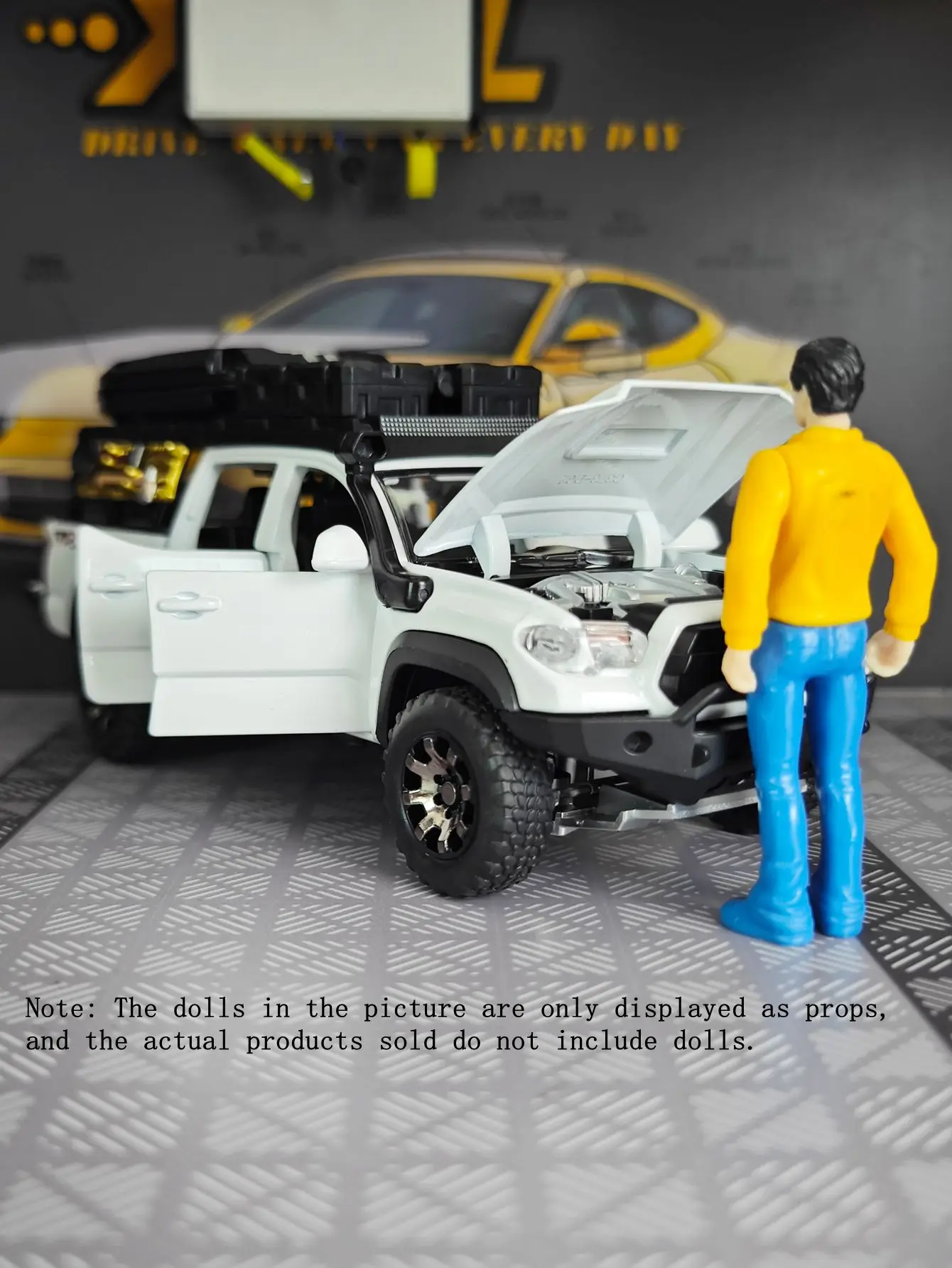 

1:32 Tacoma travel camping version alloy car model acousto-optic pull back to children's toys with open doors