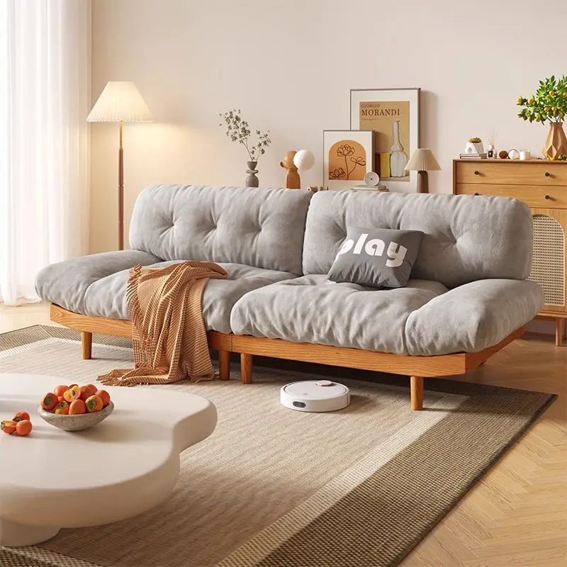 أريكة قماش سحابة من الخشب الصلب، شقة صغيرة بسيطة في غرفة المعيشة، سجل حديث لثلاثة أشخاص