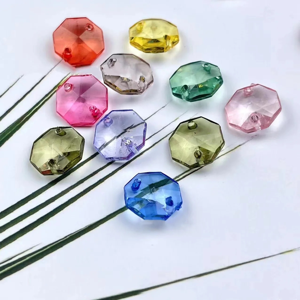 

1KG Two Holes Colorful 10mm-36mm Acrylic Octagon Beads for Clothing Beads Assistance Garland Hanging Strand Home Wedding Decor