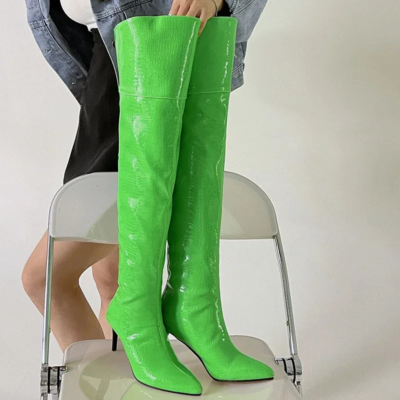 

YQBTDL 2025/зимние пикантные глянцевые лакированные кожаные высокие сапоги выше колена, женские туфли на высоком каблуке-шпильке с острым носком и молнией сзади