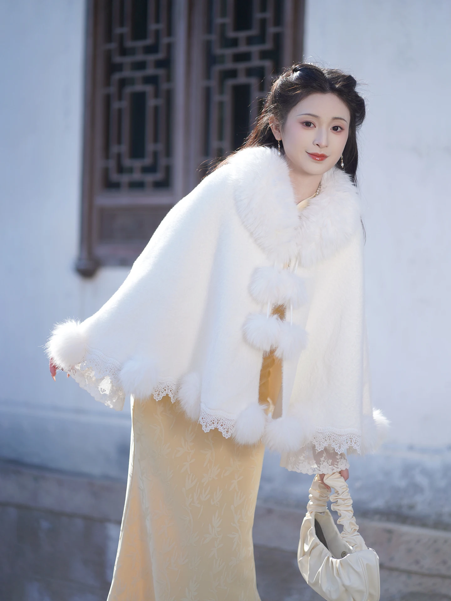 

Тёплая осенне-зимняя куртка в китайском стиле Ting Yue Ling: модная и элегантная верхняя одежда для свадьбы